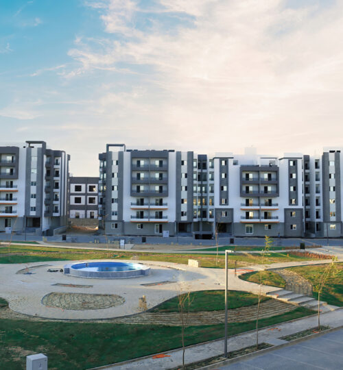 ارضي ب جاردن للبيع بكمبوند Rock eden